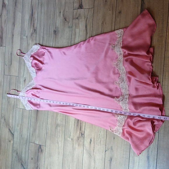 Victoria's Secret Silk Pink Ruffle Hem Nightgown Slip. Size L - Picture 16 of 17
